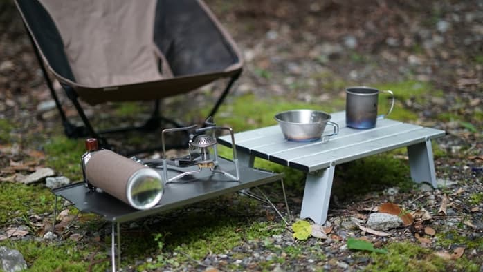 ソロキャンプの安いミニテーブルおすすめ９選！最適な高さとサイズは？｜ノマドキャンプ