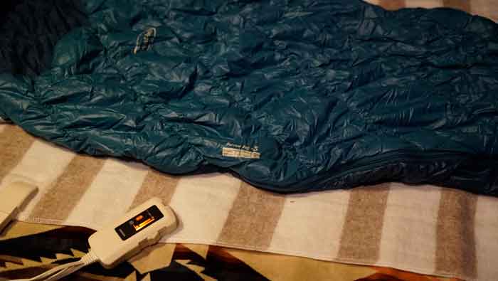 キャンプ電気毛布