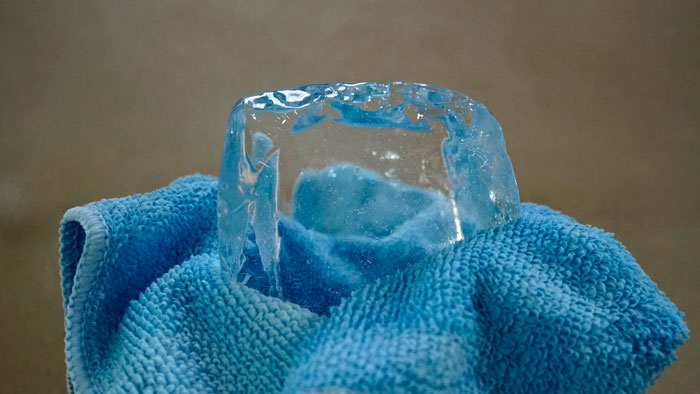 透明な氷
